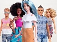 Barbie Fashionistas Style Your Crew Dress Up